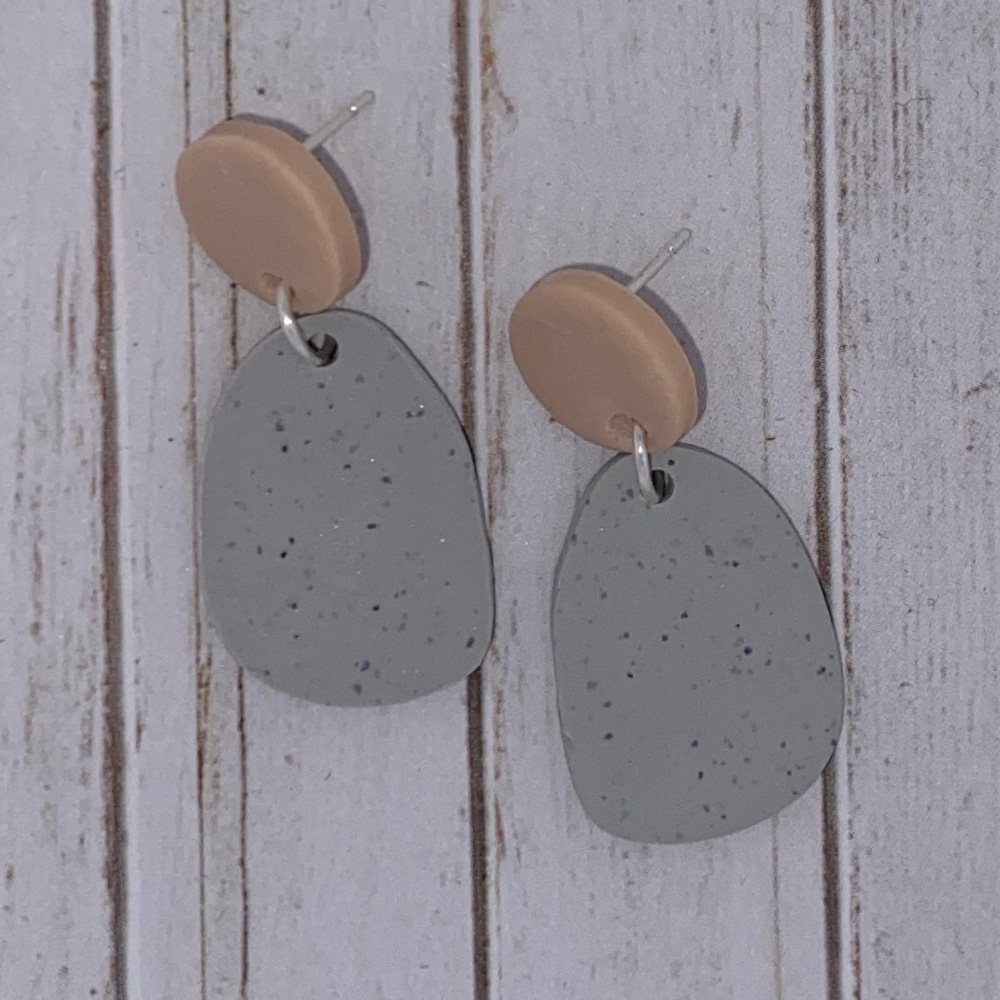 🆕Handmade Clay Earrings - Picture 4 of 9